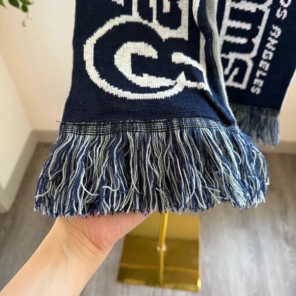 Los Angeles Rams NFL Team Logo Knit Scarf Reversible Unisex Blue Gray - Picture 5 of 5